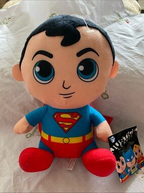 DC Justice League Superman Plush — NWT  Cuddly Toy